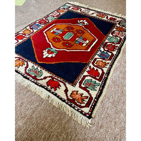 Vtg Hand Knotted Turkish Rug , Carpet 27x33" - Picture 2 of 3